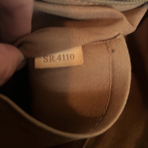 LOUIS VUITTON PALERMO PM WITH CROSSBODY STRAP - Picture 2 of 10